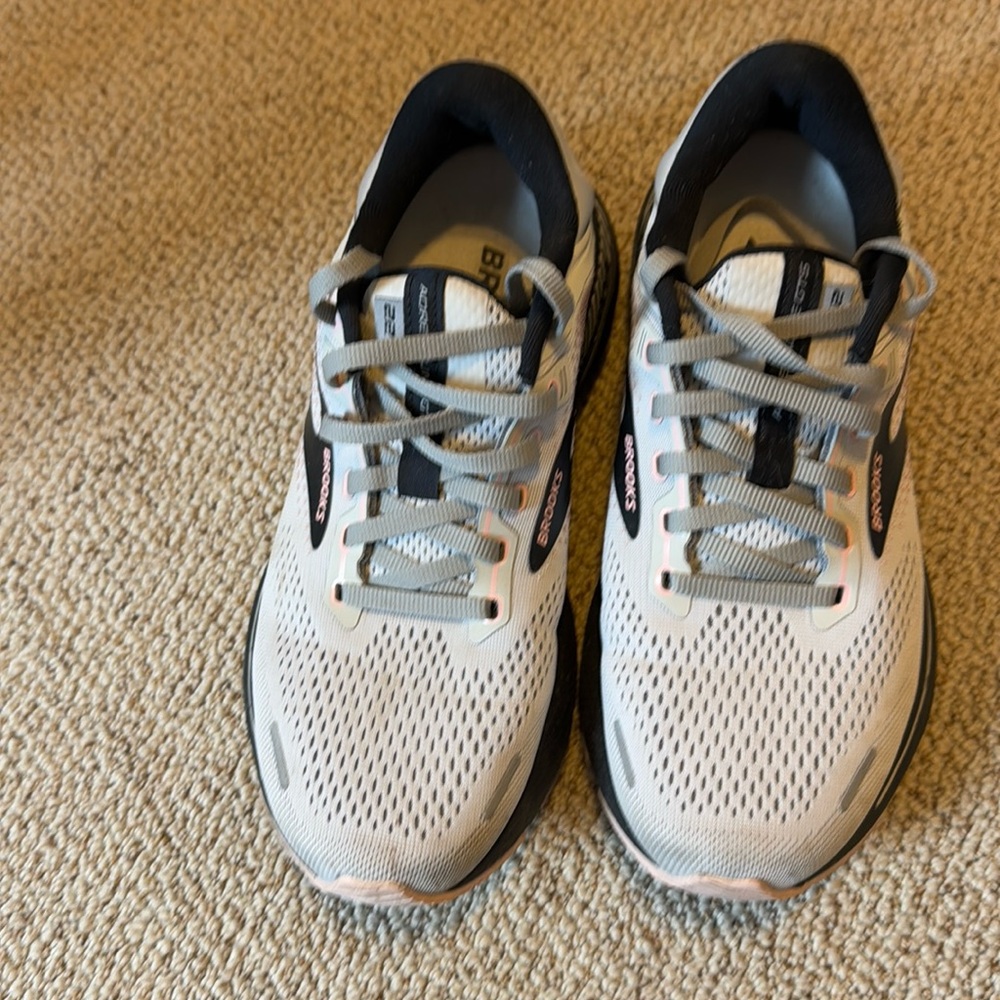 Brooks Adrenaline